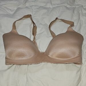Victoria's Secret Perfect Coverage Nude Bra. Sz 34DDD! No Wire. Great Condition